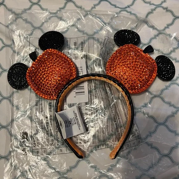 Bedazzled Disneyland, Mickey ears Halloween - Picture 3 of 4